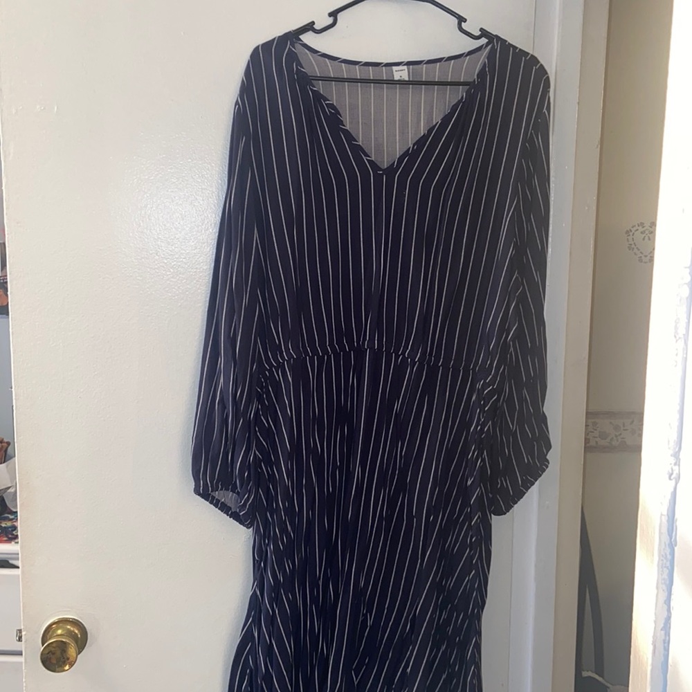 Old Navy pinstripe navy and white dress. Size XL. Worn once